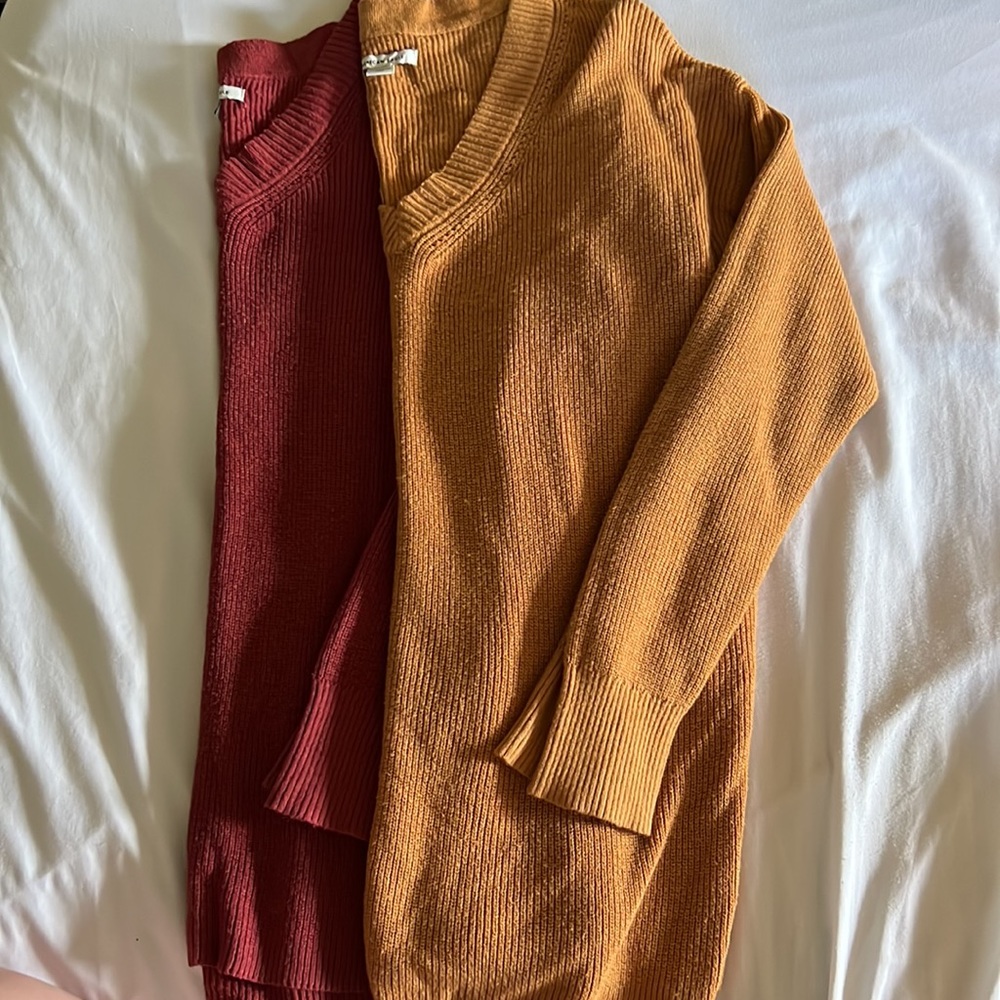 Long sleeve AE sweaters, great condition